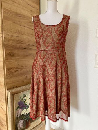 Hübsches Kleid von NILE, Gr. M. Neu. Midi Kleid für Sommer.